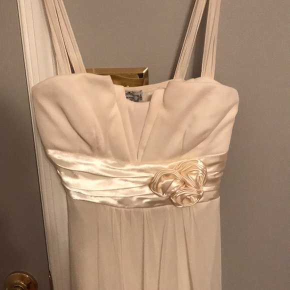 Ivory Dress - Picture 2 of 4